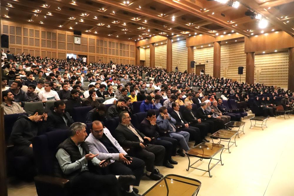  جشن بزرگ دانشجویان نوورود دانشگاه بین‌المللی امام‌خمینی(ره) 