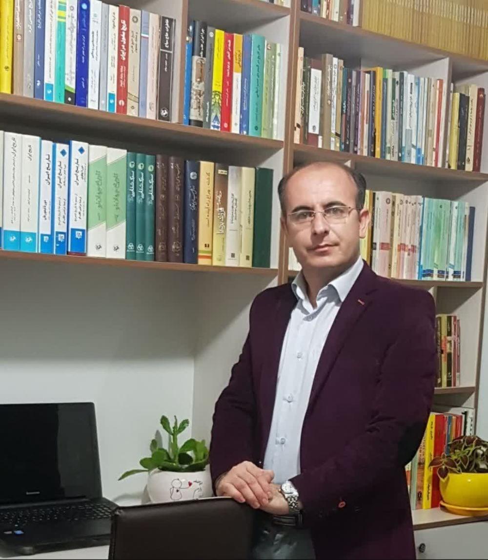 درخشش عضو هیأت علمی دانشگاه بین‌المللی امام خمینی(ره) در چهل‌وسومین جایزه کتاب سال